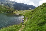 75 Rientriamo e ci ristoriamo al Rif. Barbellino